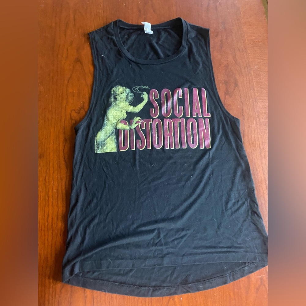 “Social Distortion” sleeveless tee, size M, new 🌺